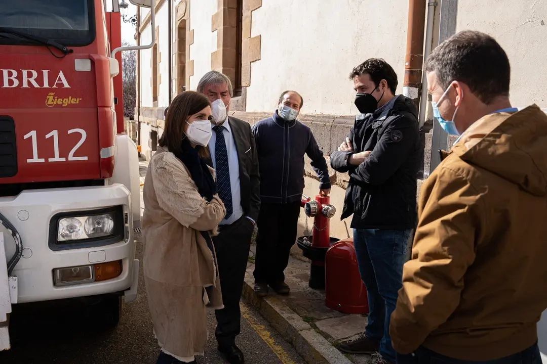 La Consejera De Presidencia, Interior, Justicia Y Acci&oacute;n Exterior, Paula Fern&aacute;ndez, Inspecciona La Red Hidrantes Financiada Por Su Departamento En Los Municipios De La Mancomunidad Los Valles.