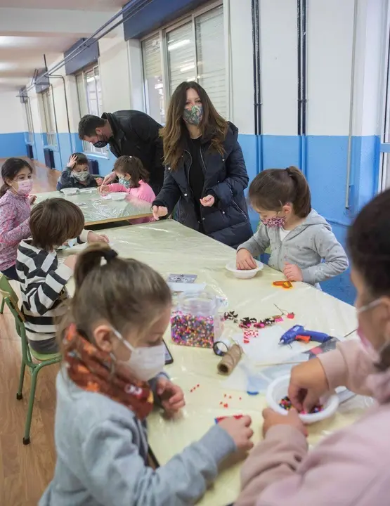 Archivo - La concejal de Infancia y Juventud de Camargo, Jennifer G&oacute;mez, en el programa de conciliaci&oacute;n 'Abierto en Primavera' (foto de archivo)