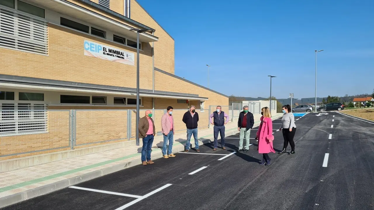 Finaliza la construcci&oacute;n de un aparcamiento el CEIP El Mimbral de Renedo