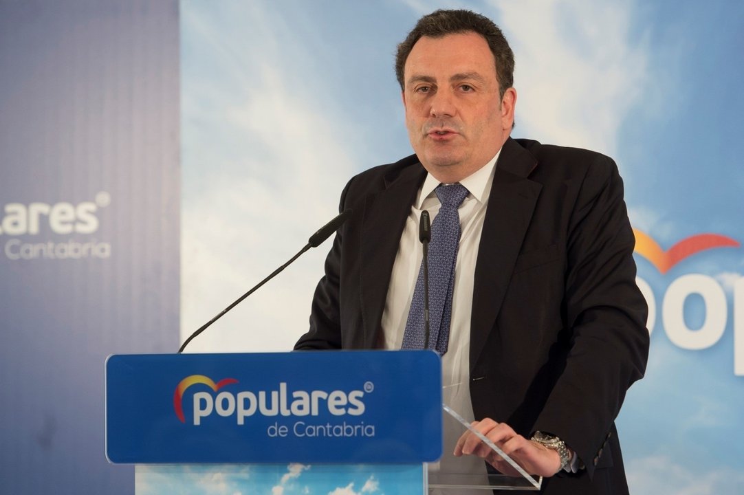 El senador del PP por Cantabria, Félix de las Cuevas