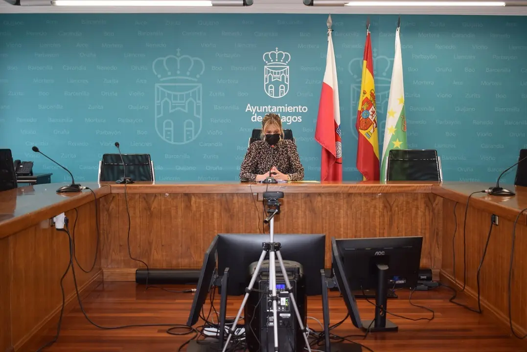 La alcaldesa de Pi&eacute;lagos, Ver&oacute;nica Samperio, durante el Pleno