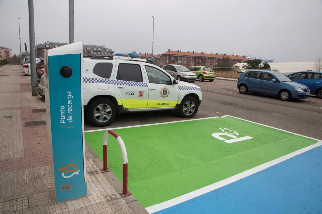 Punto de recarga de veh&iacute;culos el&eacute;ctricos en Camargo