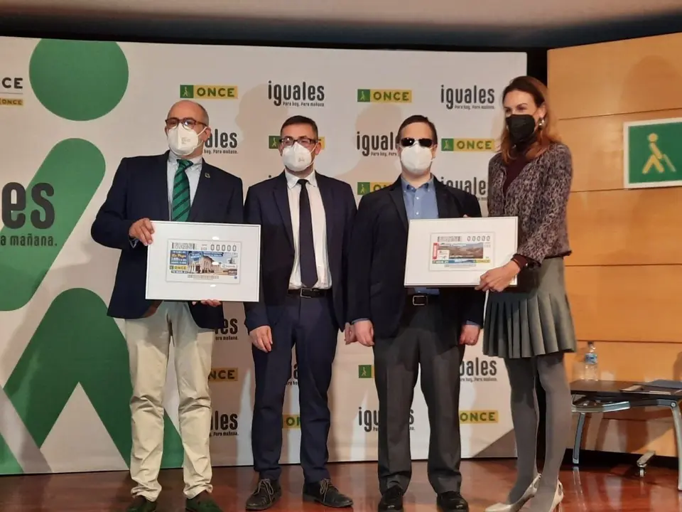 Presentaci&oacute;n cupones de la ONCE dedicados a Valdecilla y Valles Pasiegos