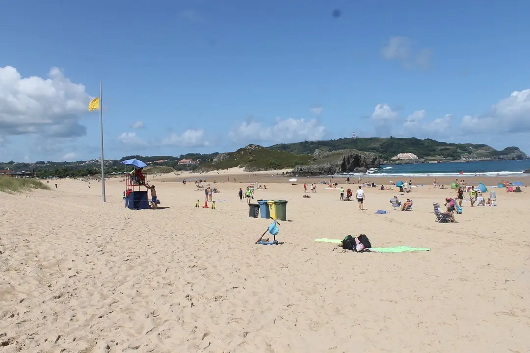 Archivo - Playa de Ris. Noja