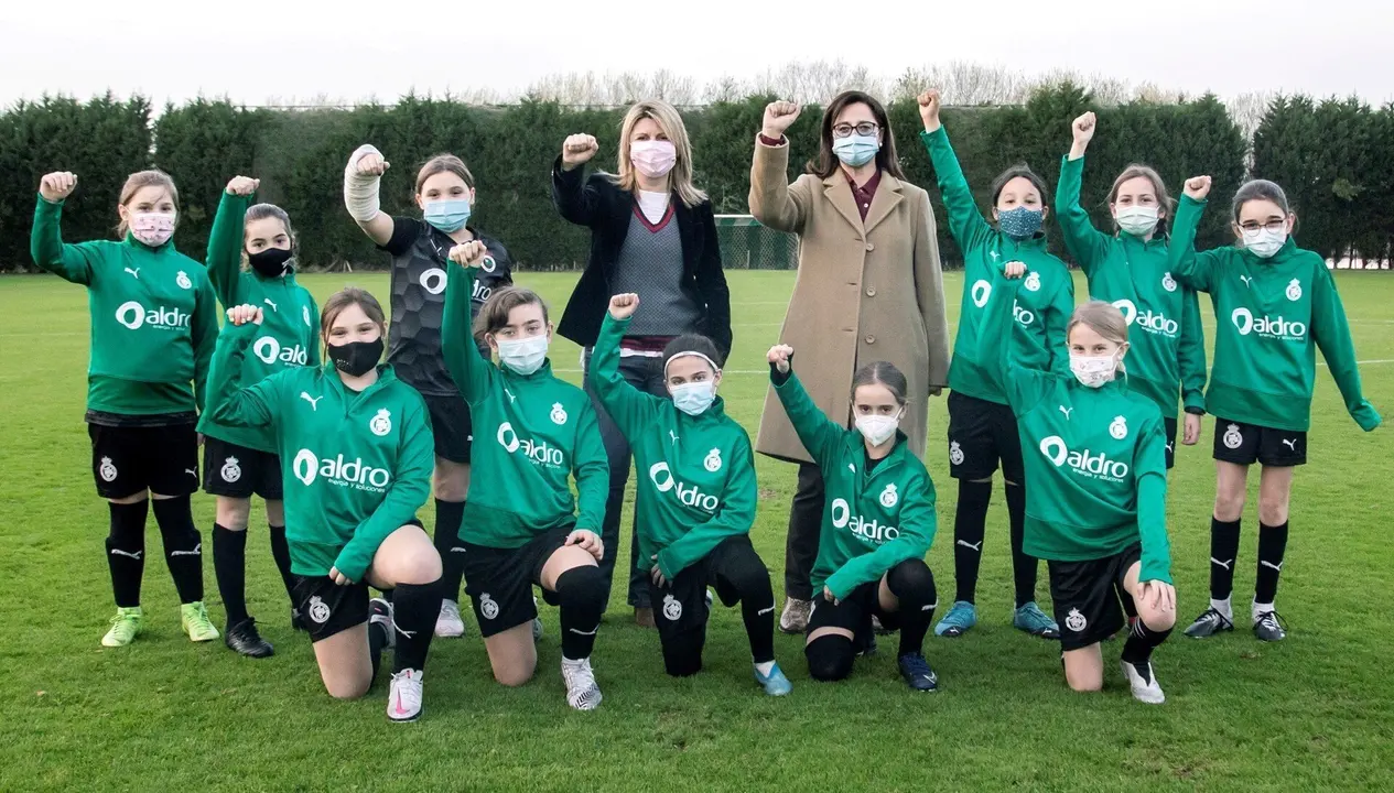 Equipo femenino alev&iacute;n del Racing de Santander