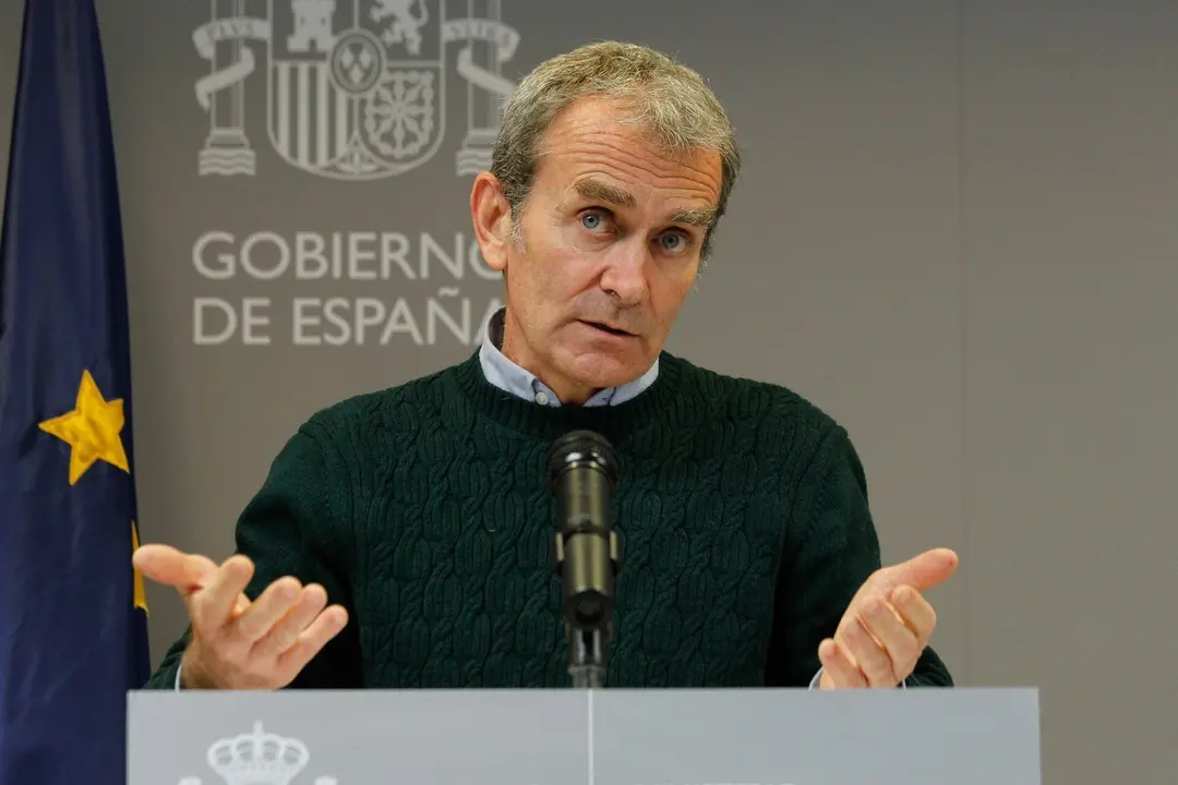 El director del Centro de Coordinaci&oacute;n de Alertas y Emergencias Sanitarias (CCAES), Fernando Sim&oacute;n, ofrece una rueda de prensa sobre el seguimiento de la pandemia por COVID-19, en el Ministerio de Sanidad, en Madrid (Espa&ntilde;a), a 8 de marzo de 2021