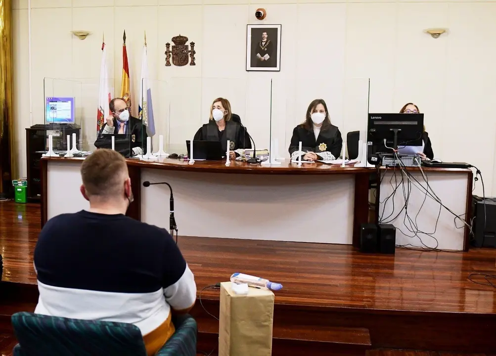 Exjefe voluntarios Protecci&oacute;n Civil Ramales de la Victoria en el juicio contra &eacute;l, acusado de prender fuego a la sierra de La Alcomba