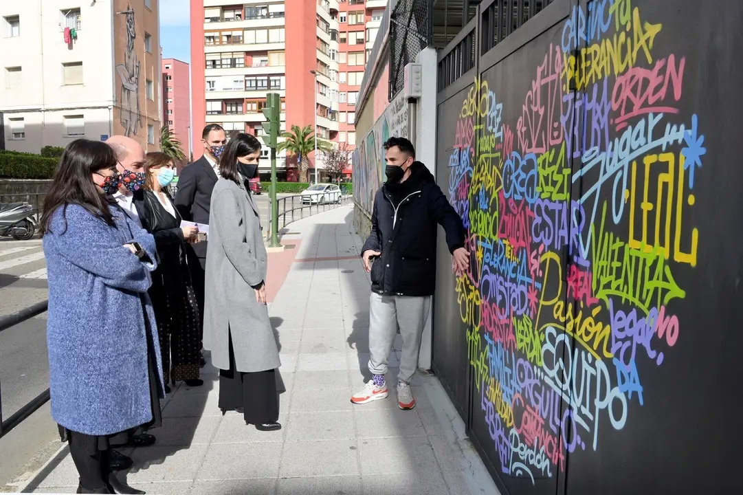 Mural art&iacute;stico en el colegio Quinta Porr&uacute;a