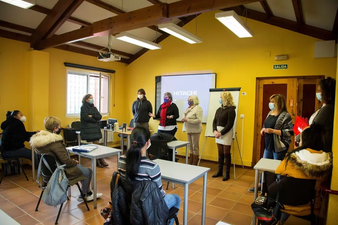 Curso en Camargo sobre recursos &uacute;tiles para su vida cotidiana