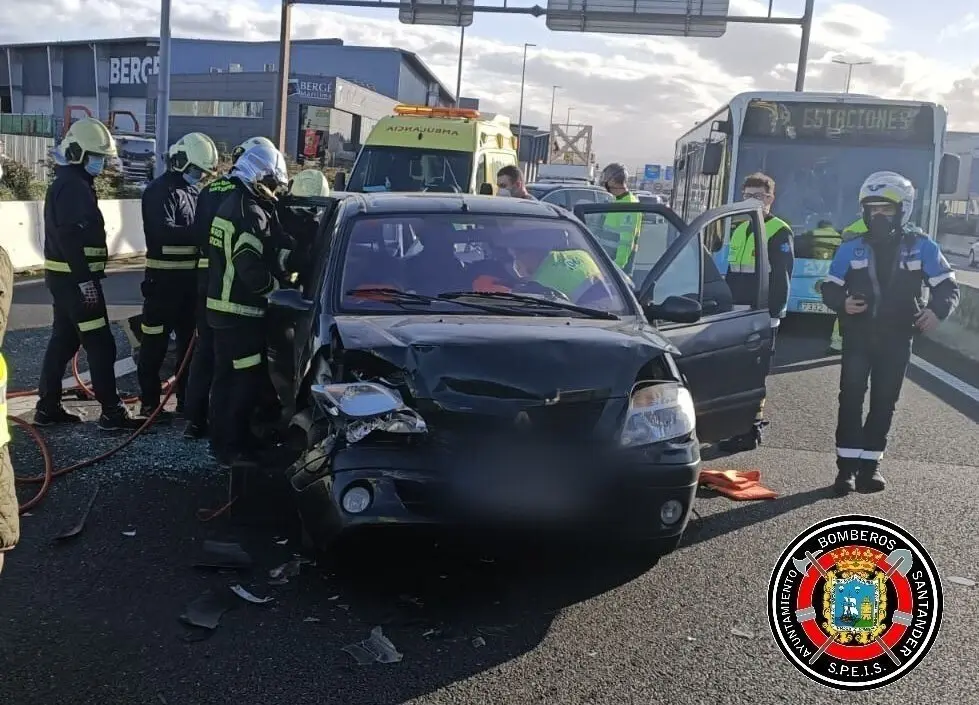 Accidente en la S-10 en Santander