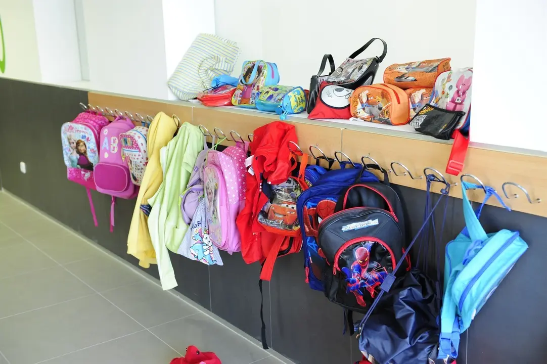 Archivo - Colegio, material escolar, mochilas, estuches, ni&ntilde;os, clase