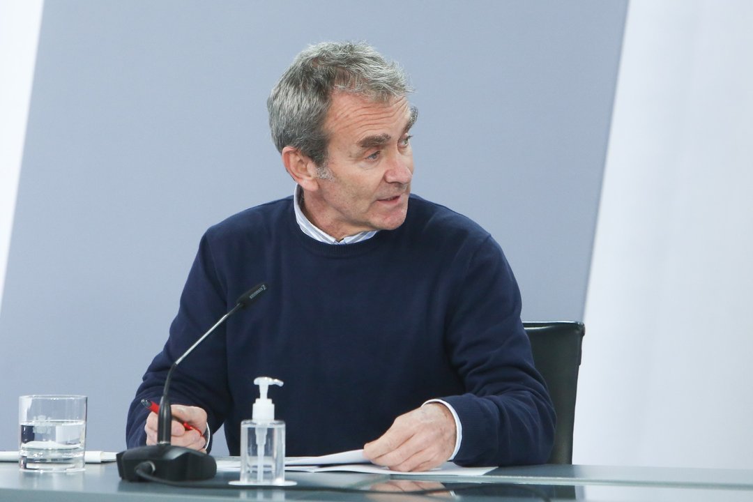 El director del Centro de Coordinación de Alertas y Emergencias Sanitarias (CCAES), Fernando Simón, durante una rueda de prensa sobre el seguimiento de la pandemia por COVID-19, en el Complejo de Moncloa, en Madrid (España), a 15 de marzo de 2021. Esta ru
