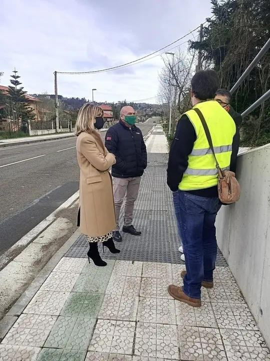 La alcaldesa de Pi&eacute;lagos y el concejal de Urbanismo en su visita a Arce