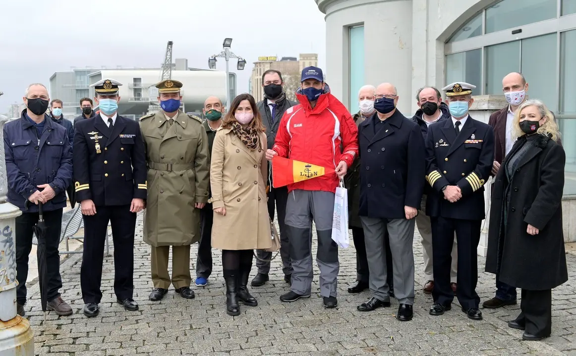 Acto de despedida a los marinos que participan en la traves&iacute;a conmemorativa por el 120 aniversario de la fundaci&oacute;n de la Real Liga Naval Espa&ntilde;ola