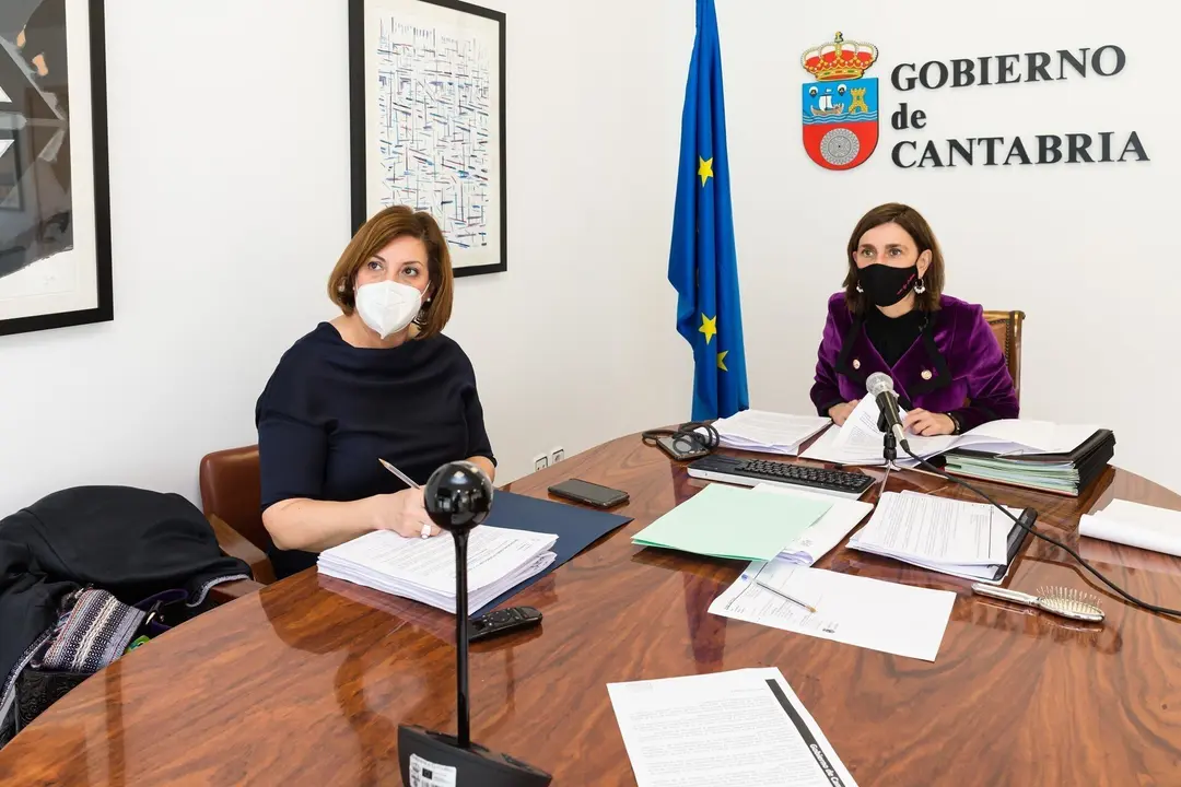 La consejera de Acci&oacute;n Exterior de Cantabria, Paula Fern&aacute;ndez, en la presentaci&oacute;nd el dictamen sobre el Plan de Acci&oacute;n Atl&aacute;ntico ante el CdR