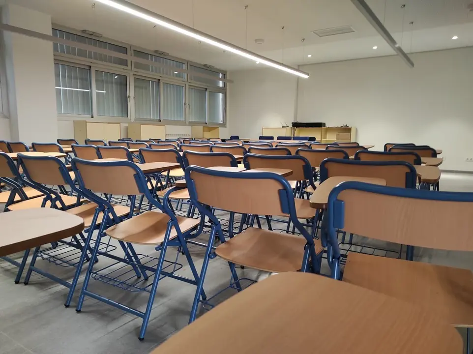 Interior de un aula de un colegio 