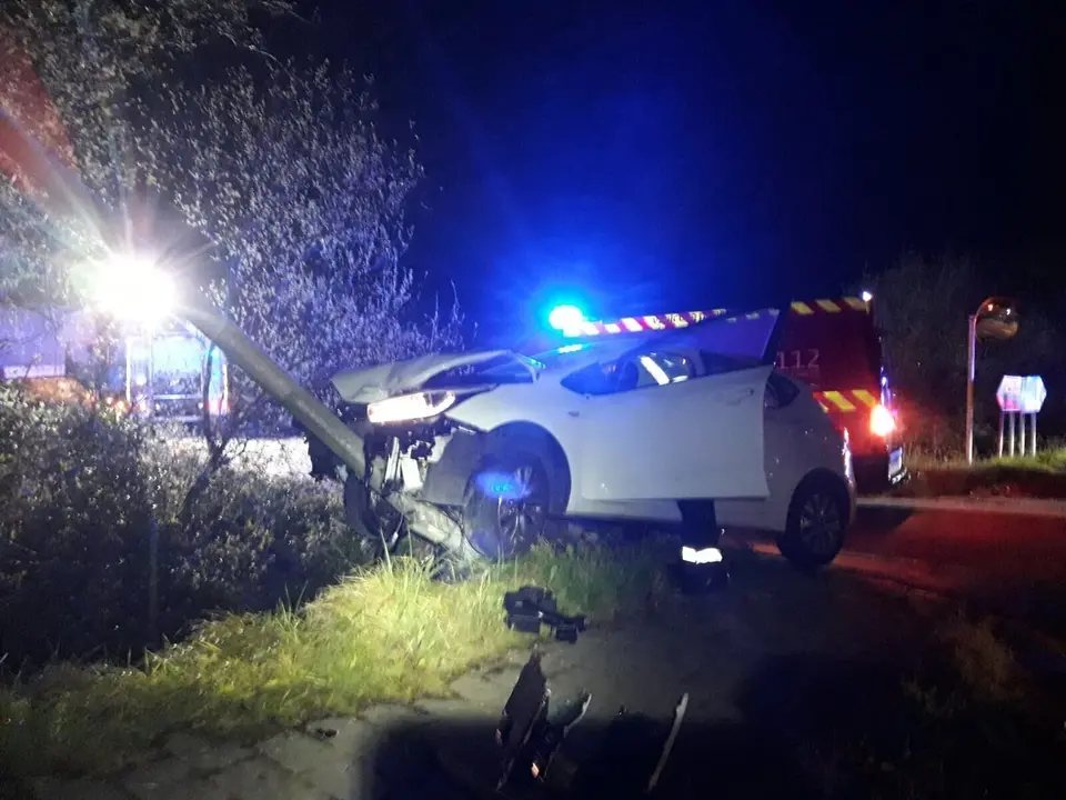 Accidente Pámanes farola 21 03 2021
