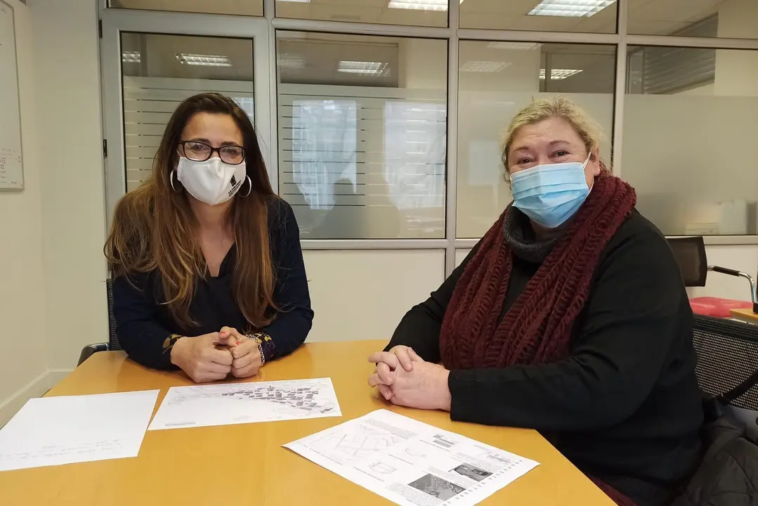 La directora general de Patrimonio Cultural y Memoria Hist&oacute;rica, Zoraida Hijosa, y la alcaldesa del Ayuntamiento de Los Tojos, Bel&eacute;n Ceballos