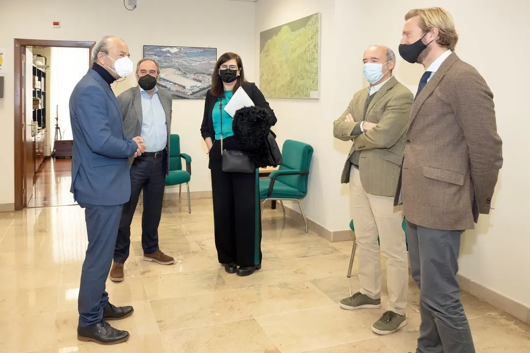 El Consejero De Industria, Turismo, Innovaci&oacute;n, Transporte Y Comercio, Javier L&oacute;pez Marcano, Recibe A Representantes De ASECOVE.