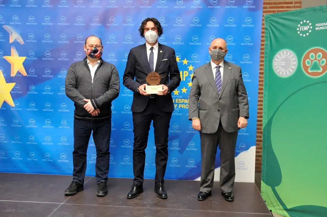 El alcalde de Astillero, Javier Fern&aacute;ndez Sober&oacute;n, recoge en Madrid el premio 'Fomento de Desarrollo Urbano Saludable' de la FEMP