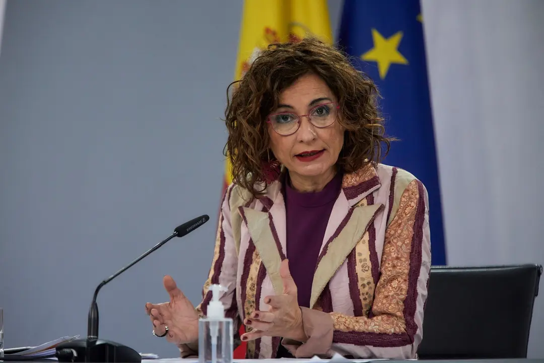 La ministra de Hacienda y portavoz del Gobierno, Mar&iacute;a Jes&uacute;s Montero, interviene en una rueda de prensa tras la reuni&oacute;n del Consejo de Ministros, en La Moncloa, Madrid (Espa&ntilde;a), a 23 de marzo de 2021.  