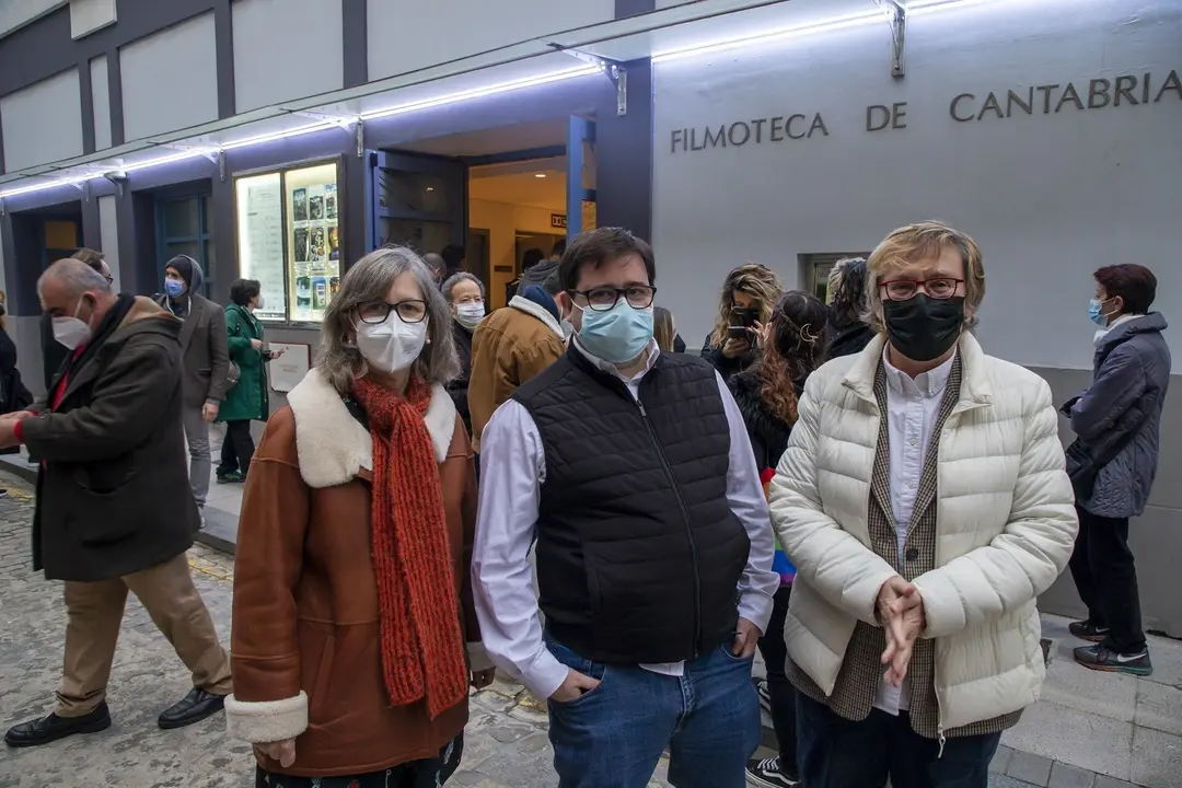 19.00.- Filmoteca Regional De Cantabria (Calle Bonifaz, Santander)La Directora General De Acci&oacute;n Cultural, Gema Agudo, Y La Directora General De Igualdad Y Mujer, Consuelo Guti&eacute;rrez, Asisten A La Presentaci&oacute;n Del Cortometraje De Richard Zubelzu Desmontan