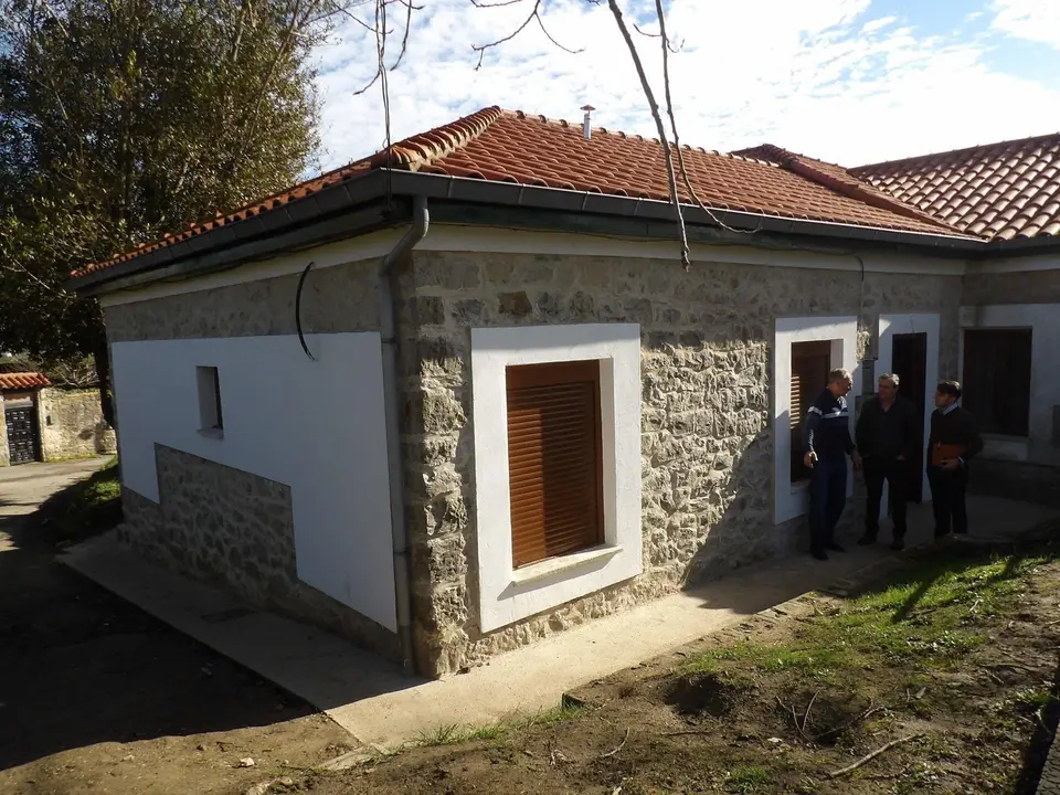 Archivo - Suances.- El Ayuntamiento concluye la rehabilitaci&oacute;n de una vivienda social en Puente Av&iacute;os