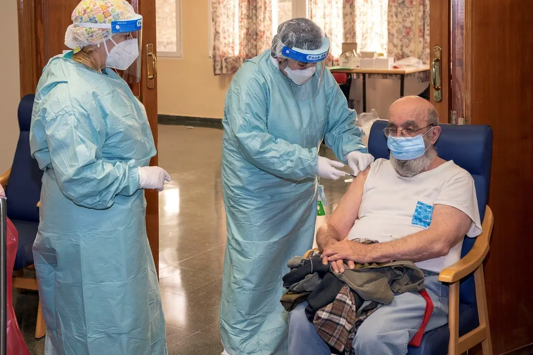 Archivo - Vacunaci&oacute;n en residencias