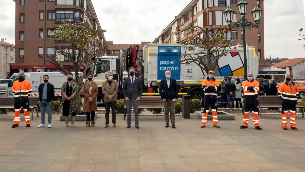 El Consejero De Desarrollo Rural, Ganader&iacute;a, Pesca, Alimentaci&oacute;n Y Medio Ambiente, Guillermo Blanco, Presenta El Servicio De Recogida Selectiva Que Prestar&aacute; MARE En Este Municipio.