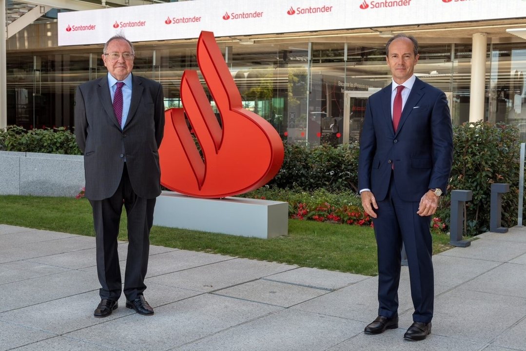 El presidente de la Cámara de Comercio de España, José Luis Bonet, y el CEO de Sanrtander España, Rami Aboukhair.