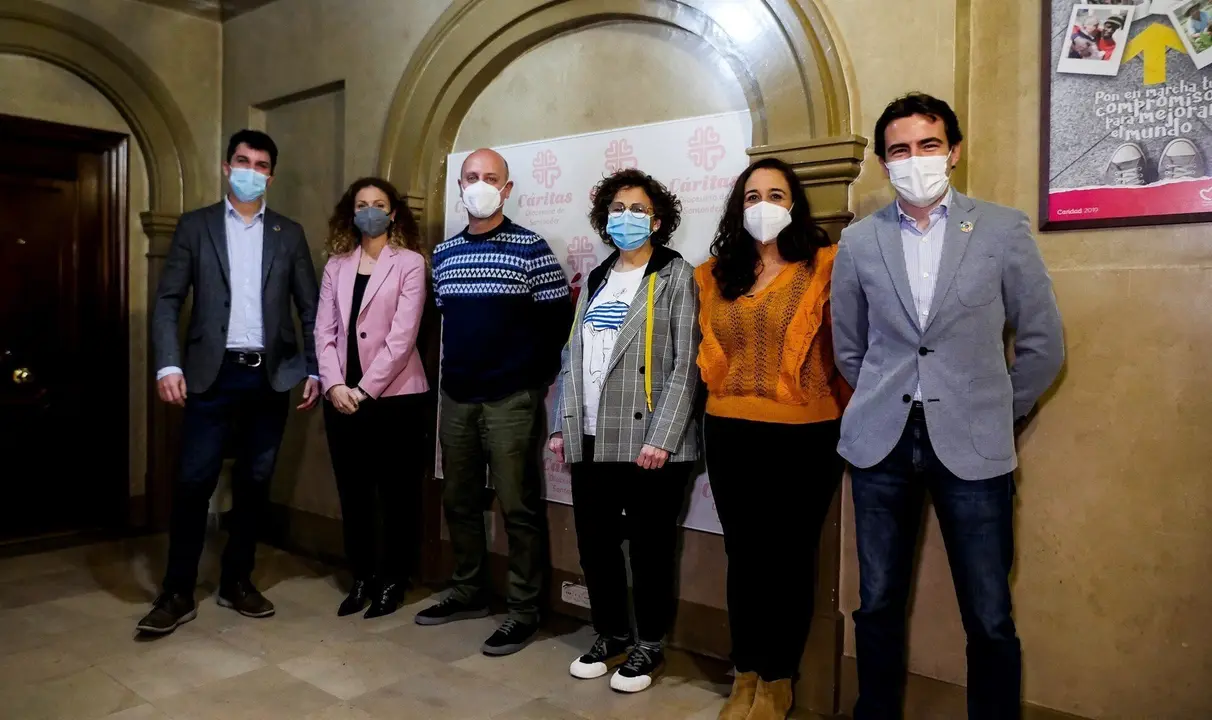 Cargos socialistas en la visita a C&aacute;ritas