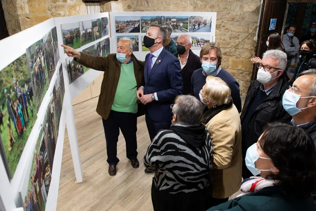 Exposici&oacute;n de fotos de la feria de San Benito  en Barcenaciones