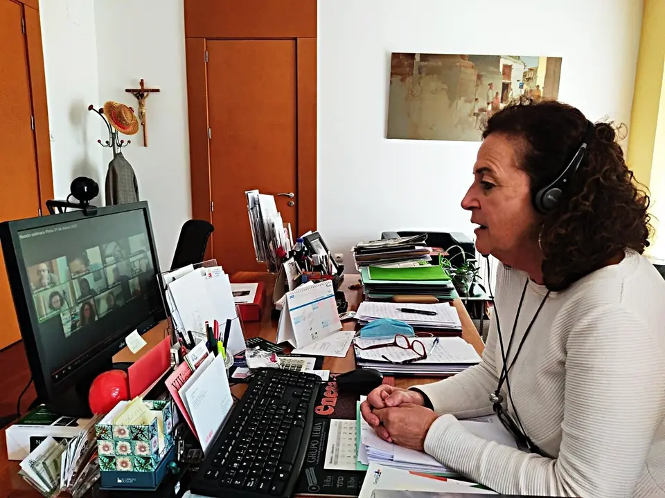 La alcaldesa Teresa Noceda en la sesi&oacute;n telem&aacute;tica para la aprobaci&oacute;n de los presupuestos