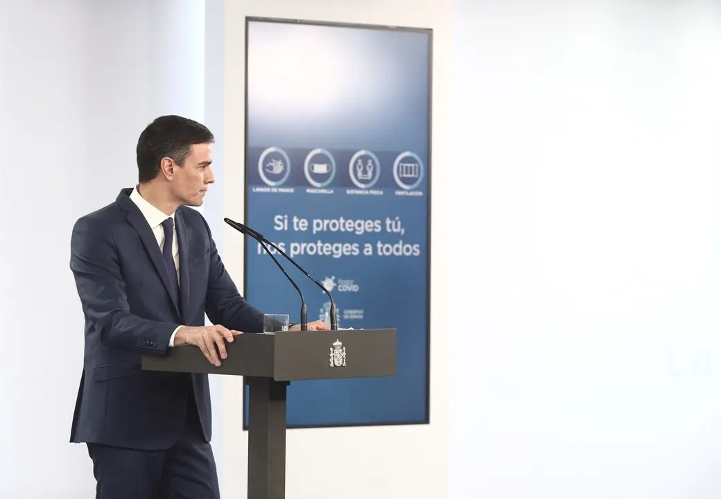 El presidente del Gobierno, Pedro S&aacute;nchez, ofrece una rueda de prensa en Moncloa, tras la celebraci&oacute;n del Consejo de Ministros, a 6 de abril de 2021, en Madrid (Espa&ntilde;a).
