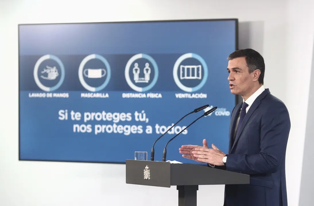 El presidente del Gobierno, Pedro S&aacute;nchez, ofrece una rueda de prensa en Moncloa, tras la celebraci&oacute;n del Consejo de Ministros, a 6 de abril de 2021, en Madrid (Espa&ntilde;a).