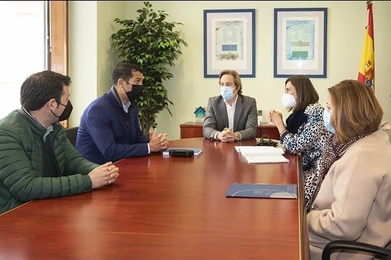 10:00 horas. TorrelavegaLa consejera de Presidencia, Interior, Justicia yAcci&oacute;n Exterior, Paula Fern&aacute;ndez Via&ntilde;a,visita la Federaci&oacute;n de Municipios de Cantabria (FMC).
07 DE ABRIL DE 2021
FOTOGRAF&Iacute;A: SILVIA BOUZO