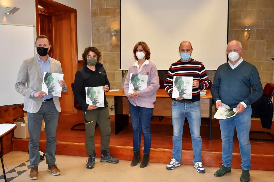 El consejero de Medio Ambiente, Guillermo Blanco, en la presentaci&oacute;n del libro