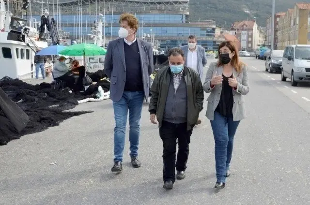 L&Ntilde;a presidenta del PP, Mar&iacute;a Jos&eacute; S&aacute;nz de Buruaga, en el puerto de Santo&ntilde;a