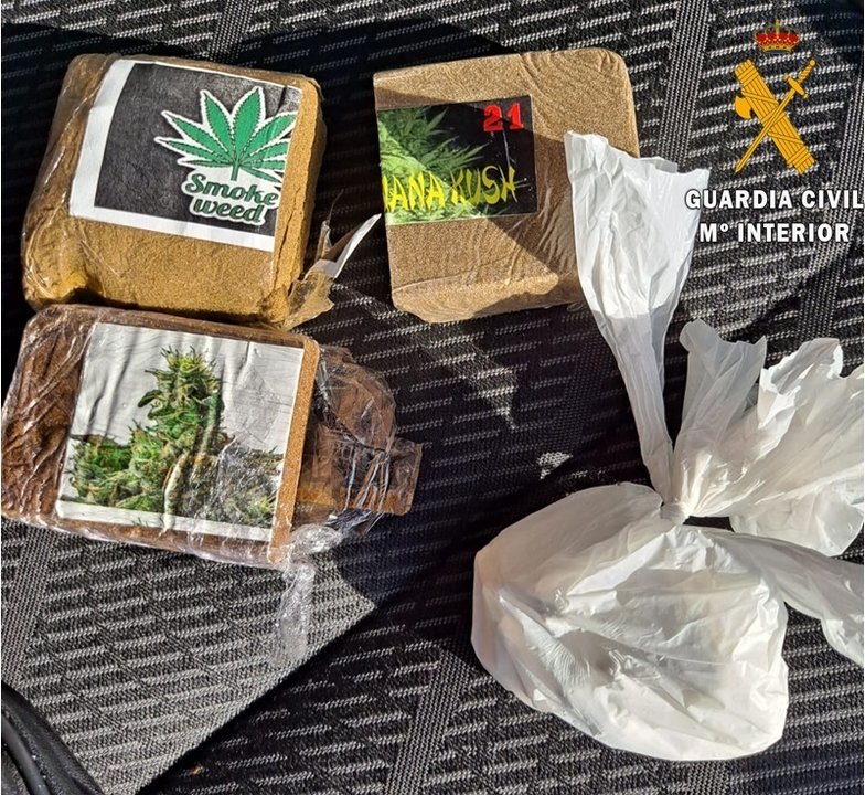 Sustancias incautadas a un detenido por tráfico de drogas