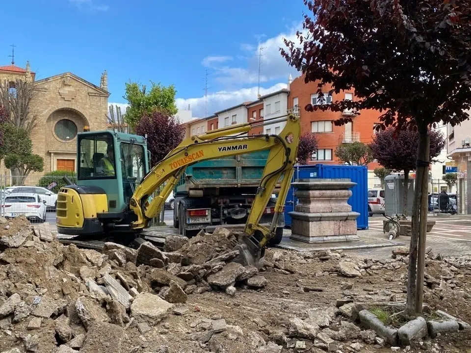Obras en la plaza de los leones