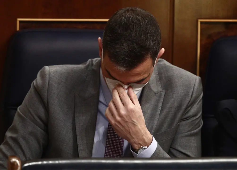 El presidente del Gobierno, Pedro S&aacute;nchez, durante una sesi&oacute;n plenaria, a 14 de abril de 2021, en el Congreso 