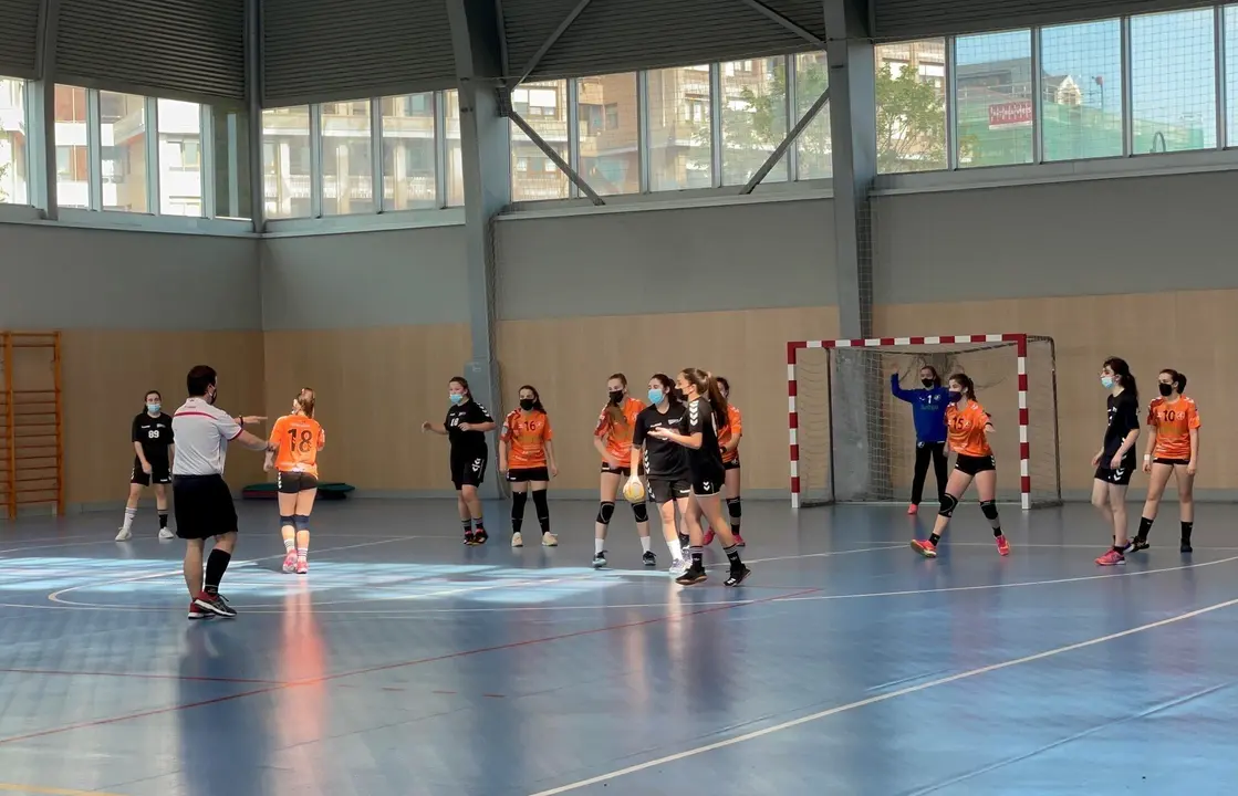 Competici&oacute;n de balonmano base