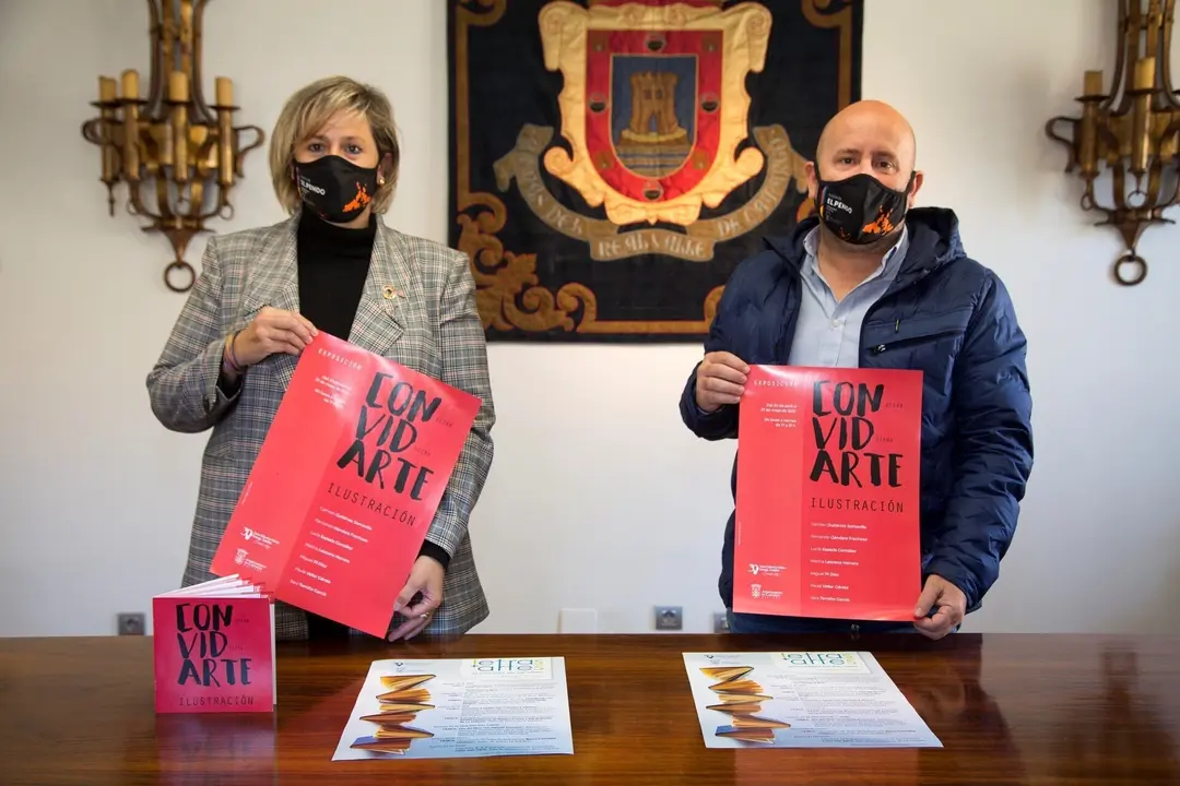 La alcaldesa de Camargo, Esther Bolado, y el concejal de Cultura, Jos&eacute; Salm&oacute;n, presentan la programaci&oacute;n del D&iacute;a del Libro