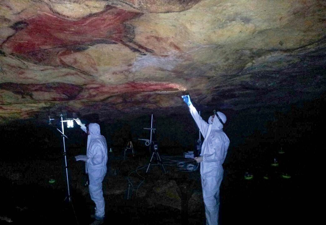 Mediciones en la cueva de Altamira