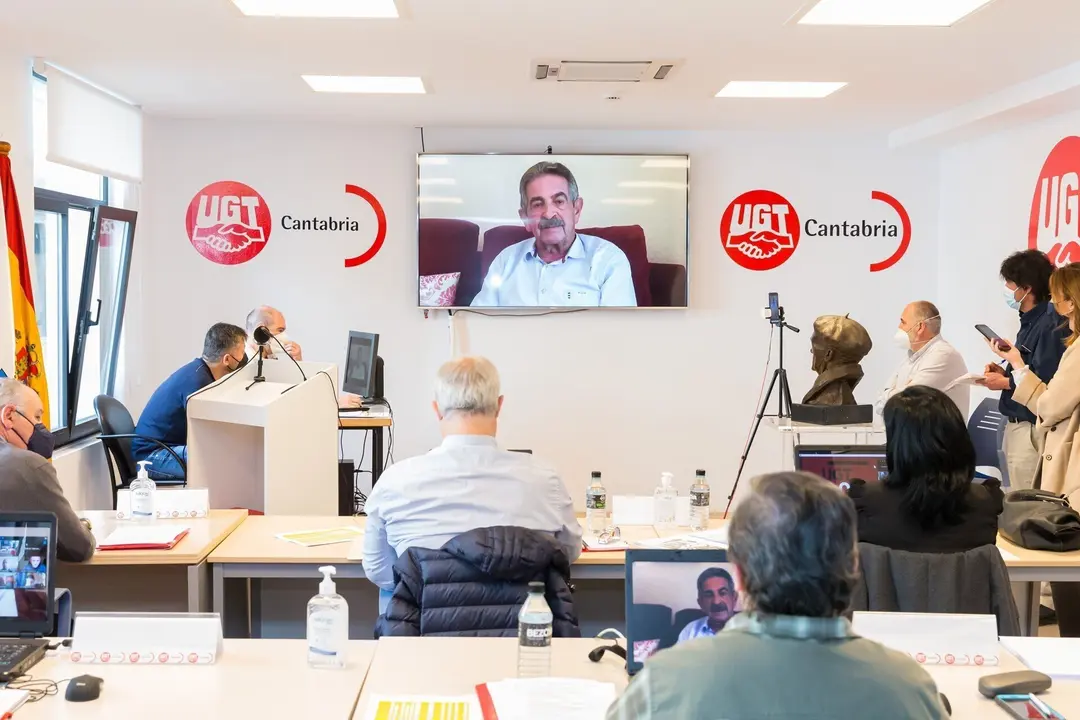 El presidente de Cantabria, Miguel &Aacute;ngel Revilla, interviene por videoconferencia en la apertura del XIV Congreso Regional de UGT Cantabria
