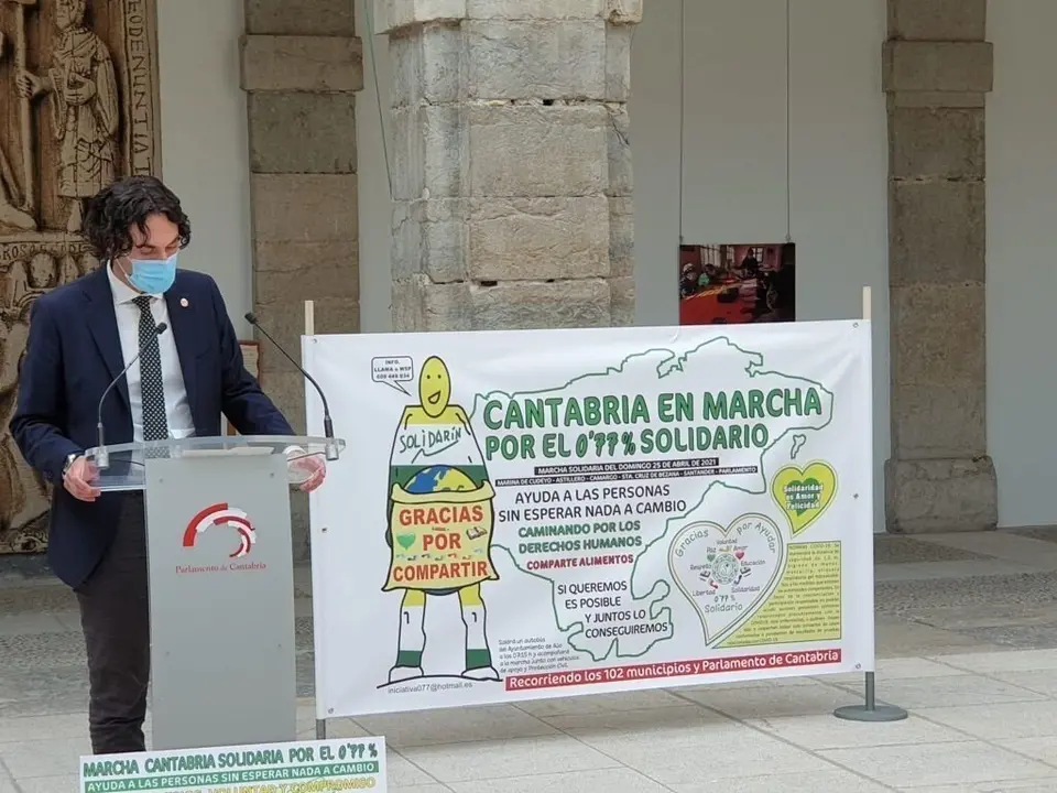 El alcalde de Astillero, Javier Fern&aacute;ndez Sober&oacute;n, en su intervenci&oacute;n durante el acto