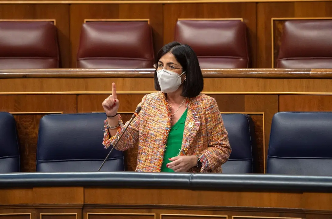 La ministra de Sanidad, Carolina Darias, interviene durante una sesi&oacute;n plenaria en el Congreso de los Diputados, Madrid, (Espa&ntilde;a), a 24 de marzo de 2021. Este pleno, marcado por la campa&ntilde;a electoral de Madrid del pr&oacute;ximo 4 de mayo, supone la &uacute;ltima sesi&oacute;n
