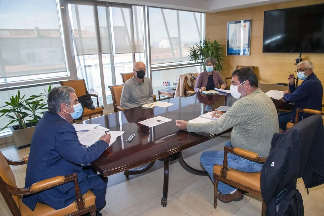 El presidente de Cantabria, Miguel &Aacute;ngel Revilla, se re&uacute;ne con la Coordinadora de Cantabria por unas Pensiones P&uacute;blicas y Dignas