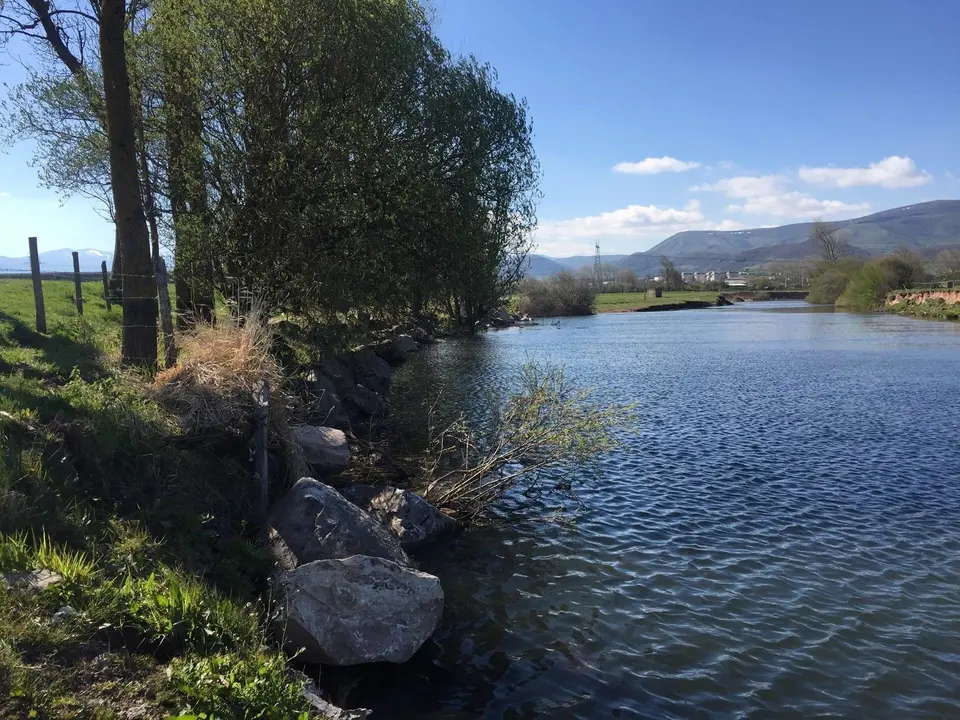 Trabajos de la CHE en el r&iacute;o Ebro