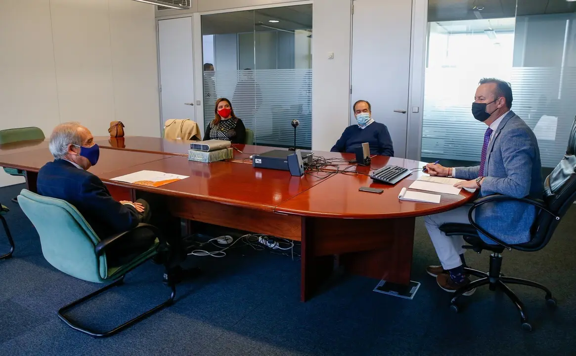 Reuni&oacute;n entre la Consejer&iacute;a de Medio Ambiente y el Colegio de Economistas